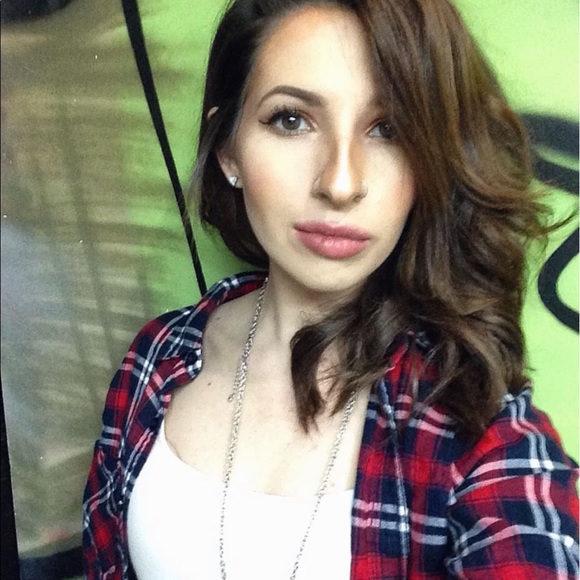 Meet your Posher, Kelly - Picture 4 of 5